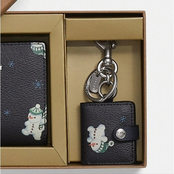 🍒NWT🍒 COACH SNOWMAN WALLET & PICTURE FOB GIFT SET - Picture 3 of 3